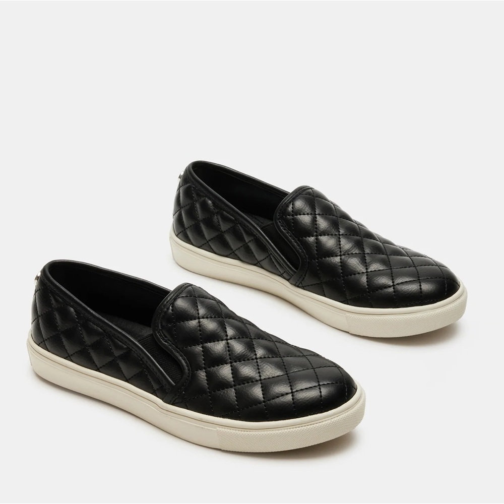 Steve Madden Quilted Black womens Loafers